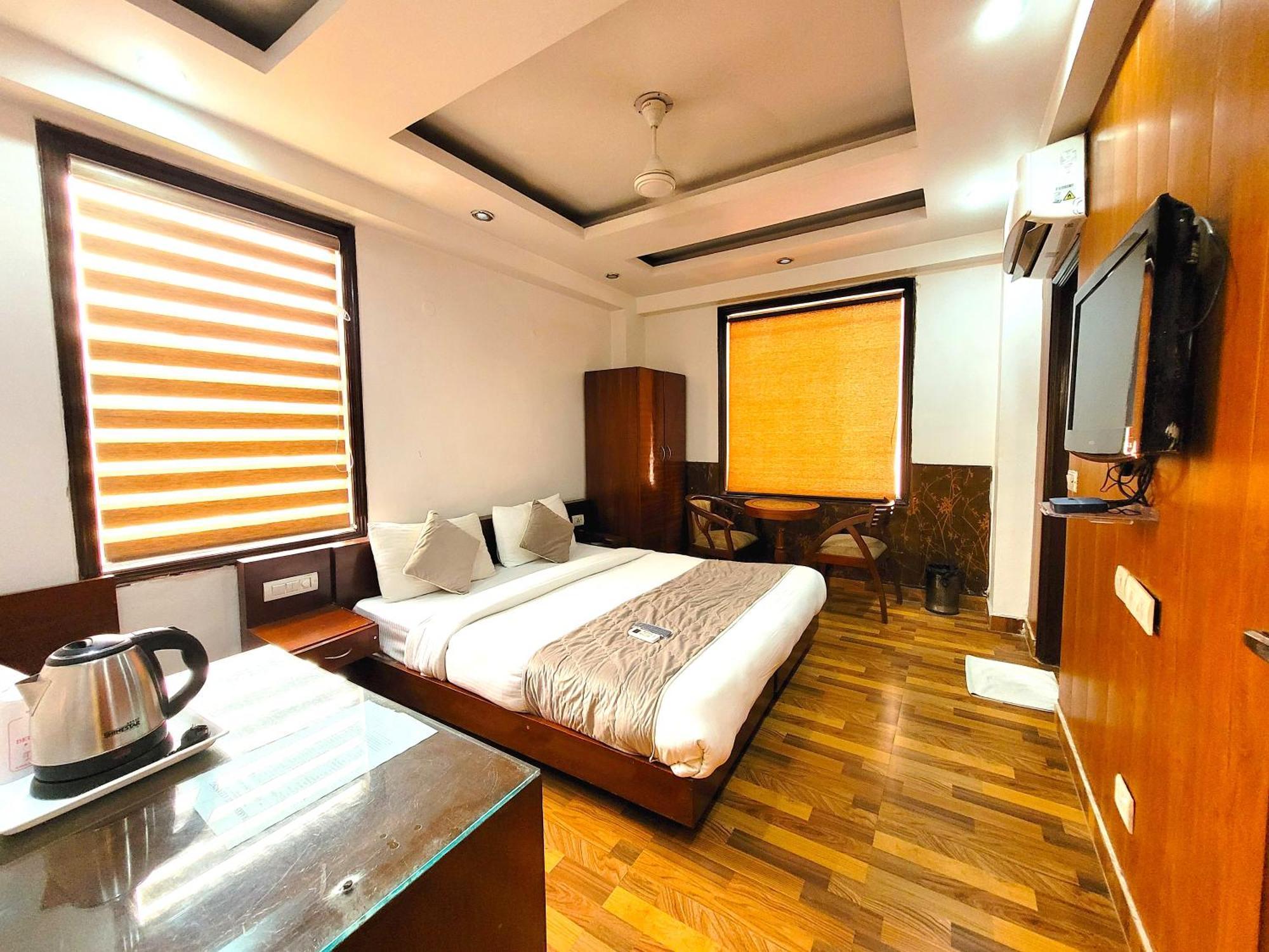 Hotel The Daanish Residency - Karol Bagh New Delhi Exteriör bild