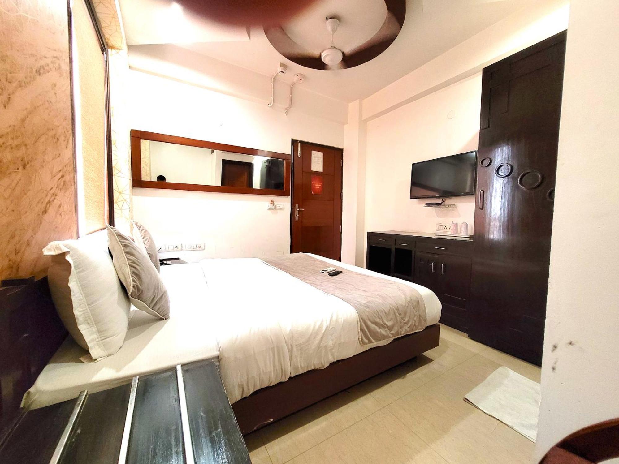 Hotel The Daanish Residency - Karol Bagh New Delhi Exteriör bild