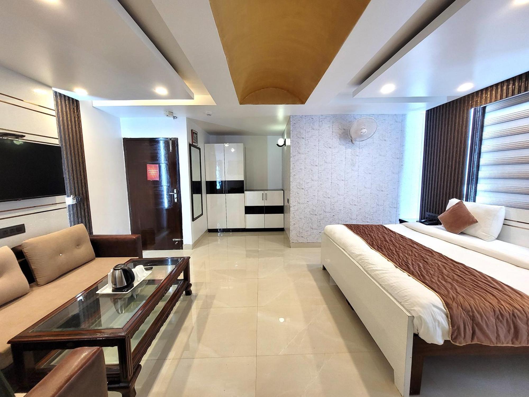 Hotel The Daanish Residency - Karol Bagh New Delhi Exteriör bild