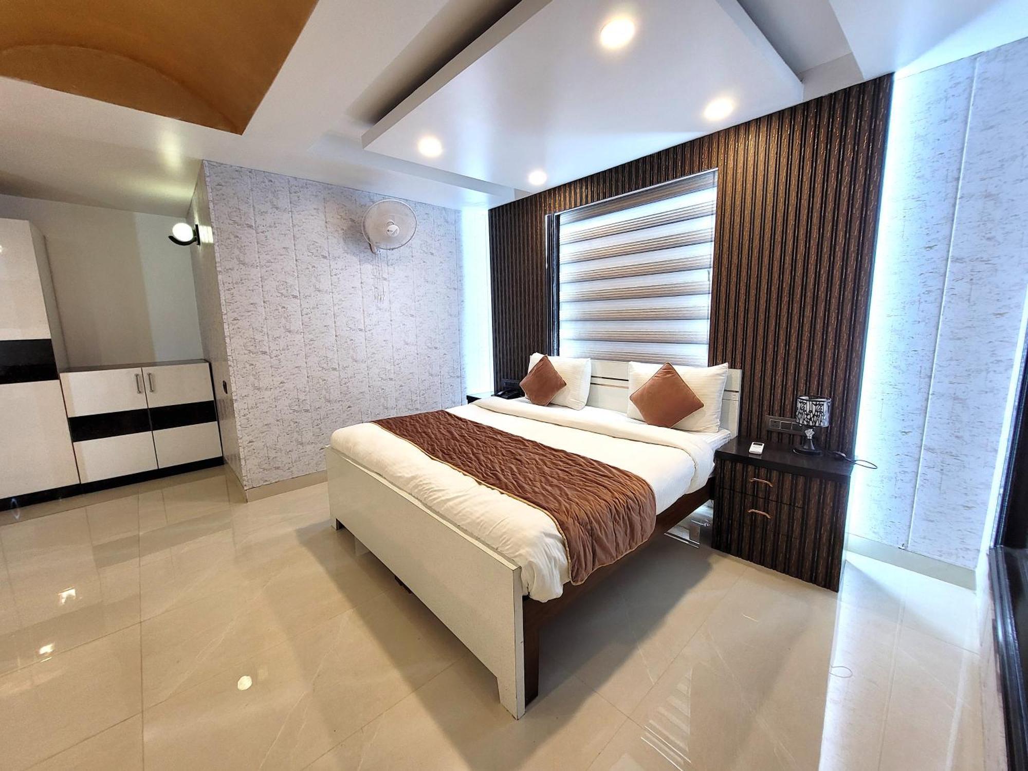 Hotel The Daanish Residency - Karol Bagh New Delhi Exteriör bild