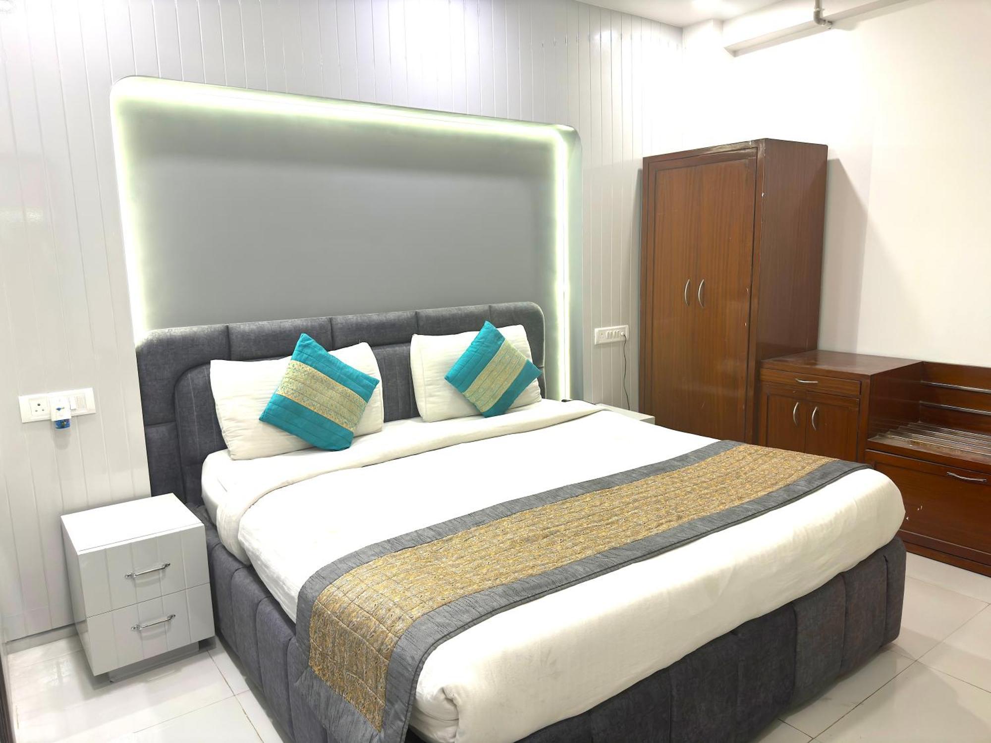 Hotel The Daanish Residency - Karol Bagh New Delhi Exteriör bild