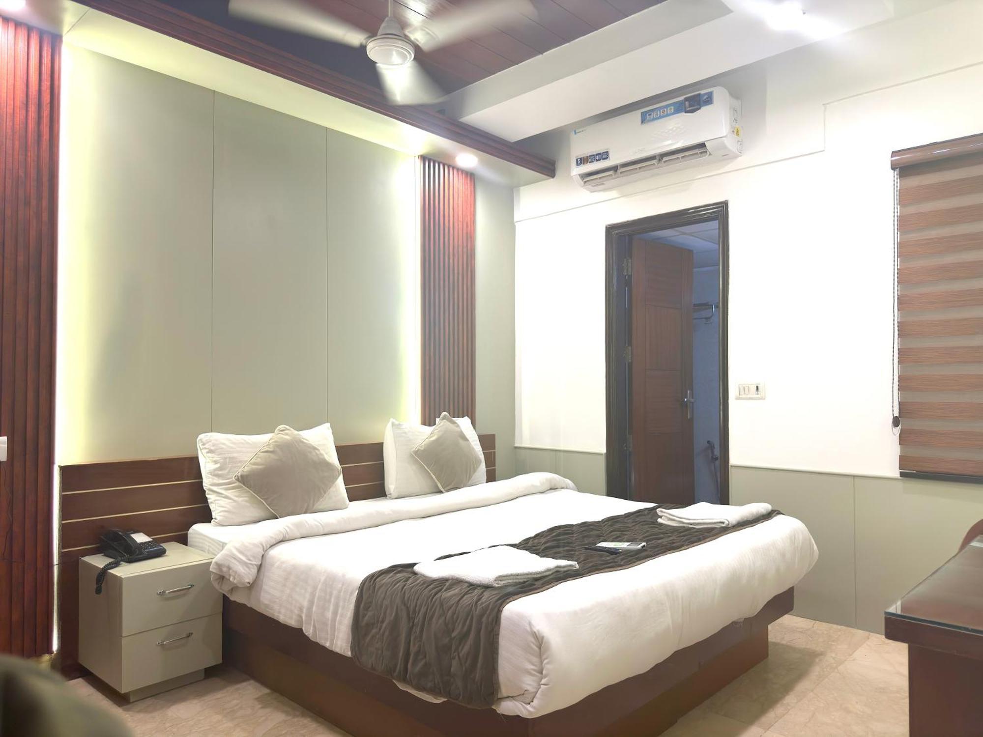 Hotel The Daanish Residency - Karol Bagh New Delhi Exteriör bild