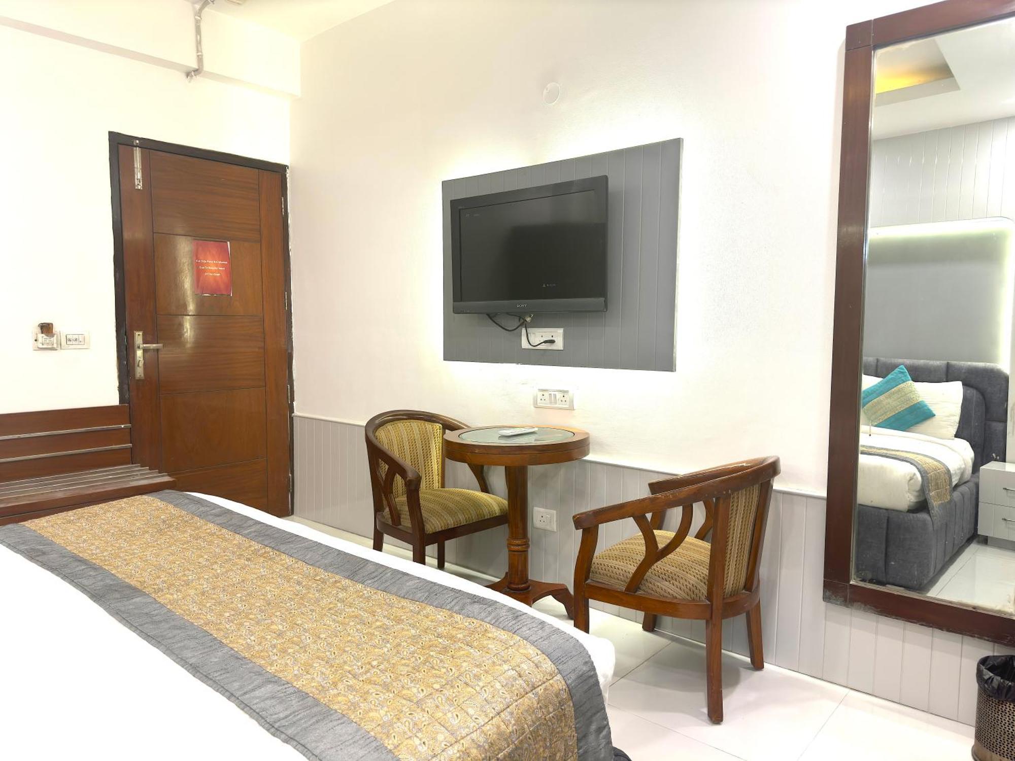 Hotel The Daanish Residency - Karol Bagh New Delhi Exteriör bild